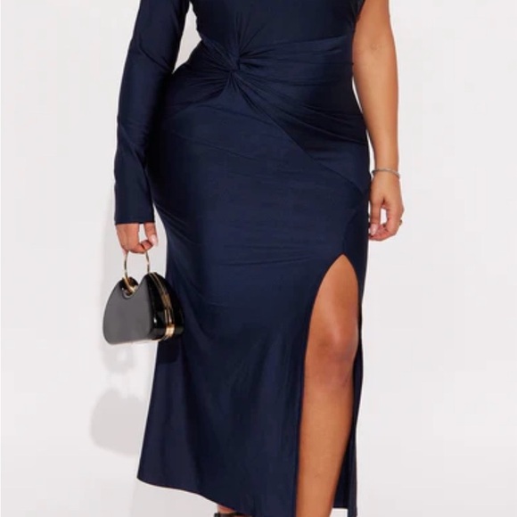 Fashion Nova Dresses & Skirts - 💙Fashion Nova Midnight Blue One-Shoulder Dress